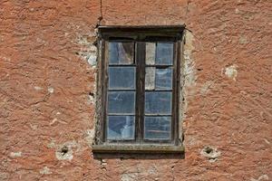 vieja ventana abandonada del pajar foto