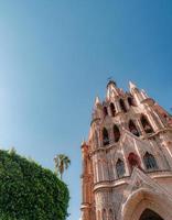 san miguel de allende, punto de referencia parroquia de san miguel arcangel catedral en el centro histórico de la ciudad foto