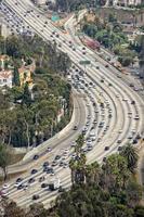 carretera congestionada de los angeles foto