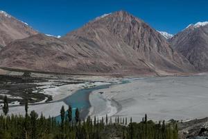 valle de nubra en ladakh foto