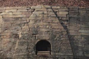 Dhamekh Stupa and ruins in Sarnath, India photo