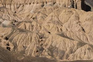 paisaje lunar en lamayuru en leh ladakh, india foto