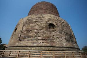 Dhamekh Stupa and ruins in Sarnath, India photo