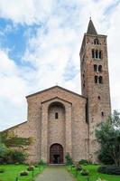 fachada de la basílica de san giovanni evangelista foto