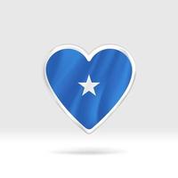 corazón de la bandera de somalia. corazón de botón plateado y plantilla de bandera. fácil edición y vector en grupos. Ilustración de vector de bandera nacional sobre fondo blanco.