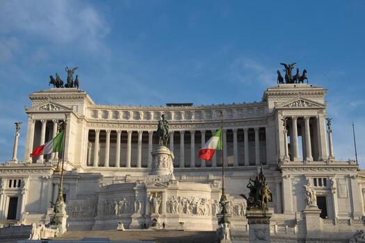 edificio de soldado desconocido de roma al atardecer foto