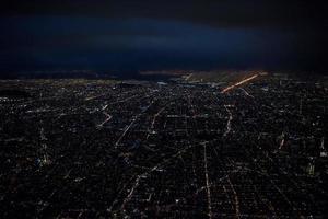 ciudad de méxico vista aérea nocturna panorama de tráfico pesado foto