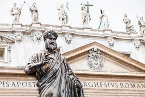 Sculpture Saint Peter and St Peter Basilica