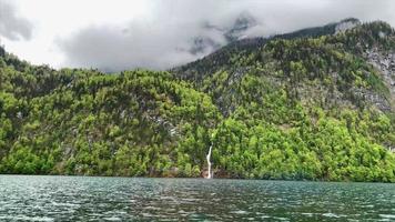 Beautiful view of Hallstatt Lake in Austria video