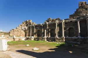 ruinas en el costado foto