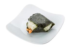 bola de arroz japonesa con salmón foto