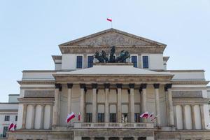 varsovia, polonia - ópera nacional y edificio del teatro nacional foto