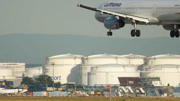 FRANKFURT AM MAIN, GERMANY JULY 21, 2017 - Lufthansa Airbus A321 D AISO landing at 25L, slow motion. video