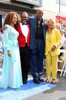 los angeles, 10 de mayo - chrystee pharris, ted lange, lou gossett jr, florence larue en los cruceros princesa reciben una placa de estrella honoraria como amigo del paseo de la fama de hollywood en dolby theater el 10 de mayo de 2018 en los angeles, ca foto