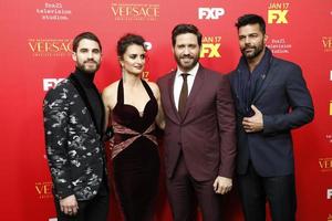 los angeles - 8 de enero darren criss, penélope cruz, edgar ramirez, ricky martin en el estreno de la historia del crimen estadounidense del asesinato de gianni versace en el teatro arclight el 8 de enero de 2018 en los angeles, ca foto