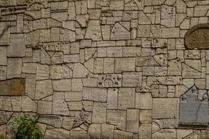 el cementerio remuh en cracovia, polonia, es un cementerio judío establecido en 1535. está ubicado al lado de la sinagoga remuh foto