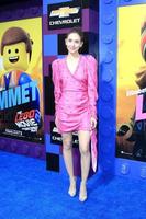 los angeles 2 de febrero - alison brie en lego movie 2 - estreno de la segunda parte en el teatro del pueblo el 2 de febrero de 2019 en westwood, ca foto