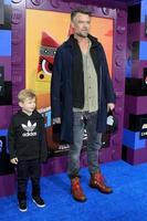 los angeles 2 de febrero - axl jack duhamel, josh duhamel en la lego movie 2 - estreno de la segunda parte en el teatro del pueblo el 2 de febrero de 2019 en westwood, ca foto