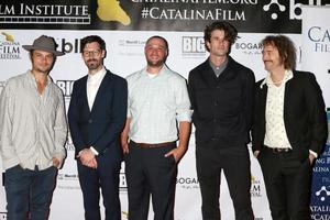 los angeles 25 de septiembre - shiloh fernandez, erin elders, matt prekop, jeff tomcho, craig stark en la alfombra roja de gala del sábado del festival de cine catalina 2021, en el casino avalon el 25 de septiembre de 2021 en avalon, ca foto