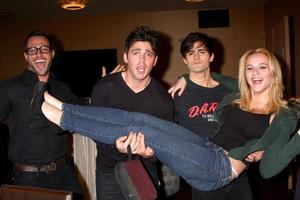 los angeles, 27 de febrero - marco dapper, robert adamson, max ehrich, hunter king en el evento de prensa hot new face of the young and the restless en cbs television city el 27 de febrero de 2013 en los angeles, ca foto