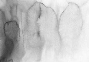fondo ombre acuarela blanco y negro. fondo degradado gris, manchas en papel. papel tapiz de pintura monocromática. superposición de líquido foto