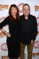 los angeles, 17 de octubre - cassandra peterson, fred schneider at the elvira - mistress of the dark ataúd table book launch en roosevelt hotel el 17 de octubre de 2016 en los angeles, ca foto