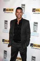 los angeles, 8 de octubre - wilson cruz llega a los premios de respeto de la red de educación gay, lesbiana y heterosexual en beverly hills hotel theater el 8 de octubre de 2010 en beverly hills, ca foto