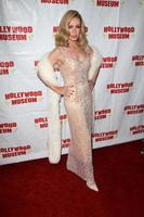 los angeles, 27 de mayo - donna mills en las imagenes desaparecidas de marilyn monroe presentadas, organizadas por el elenco de reinas del drama que usaron vestidos reales de marilyn en el evento en el museo de hollywood el 27 de mayo de 2015 en los angeles, ca foto