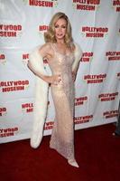 los angeles, 27 de mayo - donna mills en las imagenes desaparecidas de marilyn monroe presentadas, organizadas por el elenco de reinas del drama que usaron vestidos reales de marilyn en el evento en el museo de hollywood el 27 de mayo de 2015 en los angeles, ca foto