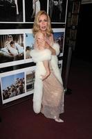 los angeles, 27 de mayo - donna mills en las imagenes desaparecidas de marilyn monroe presentadas, organizadas por el elenco de reinas del drama que usaron vestidos reales de marilyn en el evento en el museo de hollywood el 27 de mayo de 2015 en los angeles, ca foto