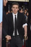 Los Ángeles, 20 de mayo - Brooklyn Beckham en The Neighbours 2 - Estreno estadounidense en ascenso de la hermandad en el Village Theatre el 20 de mayo de 2016 en Westwood, CA foto