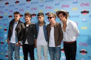 los angeles, 11 de agosto - liam payne, louis tomlinson, zayn malik, niall horan, harry styles of one direction en los premios teen choice 2013 en el anfiteatro gibson universal el 11 de agosto de 2013 en los angeles, ca foto