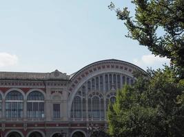 Porta Nuova station in Turin photo