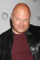 los angeles, 15 de marzo - michael chiklis en el paleyfest la 2015, american horror story - freak show en el dolby theater el 15 de marzo de 2015 en los angeles, ca foto