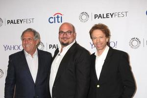 los angeles, 16 de septiembre - les moonves, anthony e zuiker, jerry bruckheimer en el avance televisivo de otoño de paleyfest 2015, saludo de despedida de csi en el paley center for media el 16 de septiembre de 2015 en beverly hills, ca foto