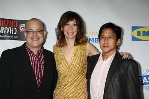 los angeles, 10 de oct - rob barnett, illeana douglas, michael kang llegando a la web-serie fácil de ensamblar encontrando el estreno del webisodio norte en el teatro egipcio el 10 de octubre de 2011 en los angeles, ca foto