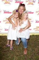 los angeles, 16 de agosto - rebecca gayheart, georgia dane, billie beatrice dane en el pirata y la princesa de disney junior - poder de hacer el bien en avalon el 16 de agosto de 2014 en los angeles, ca foto