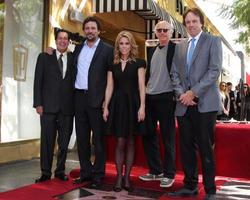 los angeles, 29 de enero - peter roth, jeremy sisto, cheryl hines, larry david, kevin nealon en la ceremonia de la estrella del paseo de la fama de hollywood para cheryl hines en hollywood boulevard el 29 de enero de 2014 en los angeles, ca foto