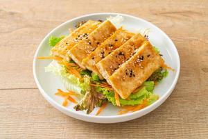teriyaki tofu salad with sesame photo
