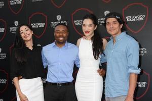 los angeles, 14 de julio - aimee garcia, justin contrata, jessika van, jon foo en la presentación oficial de warner bros studio tour hollywood expansion, etapa 48 - guión para proyectar en el estudio warner brothers el 14 de julio de 2015 en burbank, ca foto