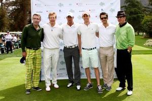 los angeles, 15 de abril - john j york, jack wagner, kyle lowder, zack conroy, brandon beemer, tim allen en el torneo de golf de celebridades jack wagner en beneficio de la sociedad de leucemia y linfoma en el club de golf junto al lago el 15 de abril de 2013 en toluca lake , ca foto