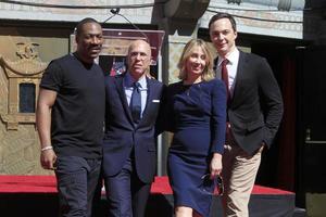 los angeles, 29 de septiembre - eddie murphy, jeffrey katzenberg, stacey snider, jim parsons en la ceremonia de mano y huella de jeffrey katzenberg en el teatro chino tcl imax el 29 de septiembre de 2016 en los angeles, ca foto