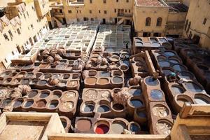 curtiduría chouara en fez, marruecos foto