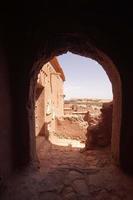 arco contra la luz, arquitectura mediterránea, arquitectura de tierra, barro, tapial. foto