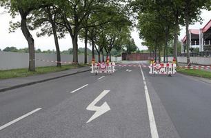 Clima extremo - calle cerrada tras las inundaciones en Düsseldorf, Alemania foto