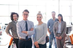 retrato de un equipo de negocios en una reunión foto