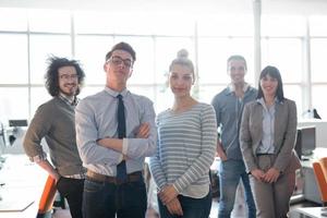 retrato de un equipo de negocios en una reunión foto