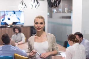 retrato de mujer de negocios exitosa foto