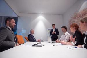 grupo de personas de negocios en reunión foto