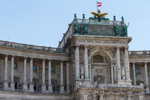 Heldenplatz en el complejo de Hofburg, Viena, Austria foto